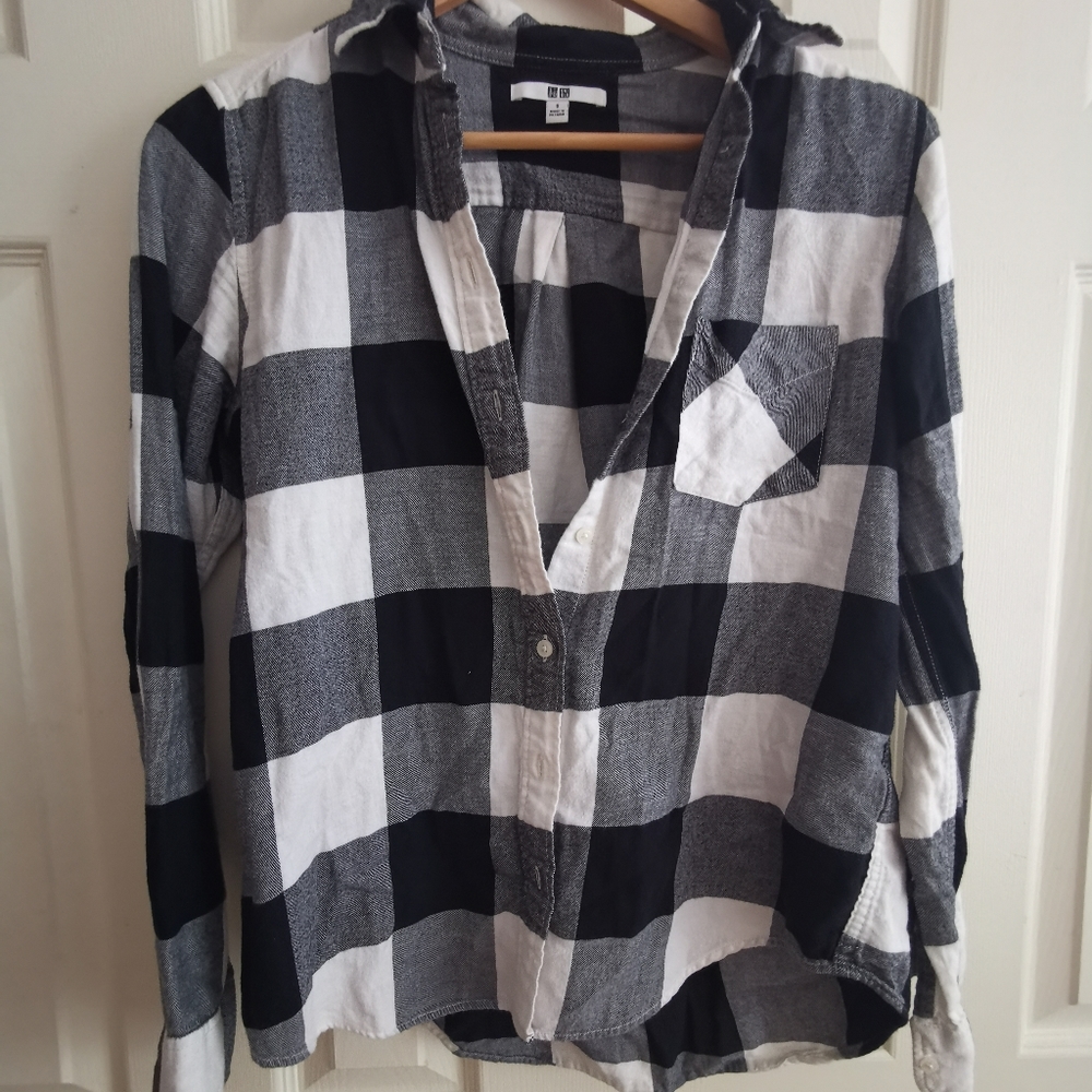 Uniqlo Checker Button Down Flannel - image 1